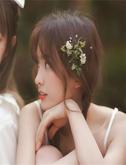 深度探索：《白白的世界》的叙事技巧与导演风格——一次全面的艺术分析